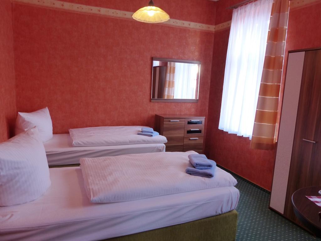 Hotel Friedchen Mit Eigener Fleischerei Artern Bilik gambar
